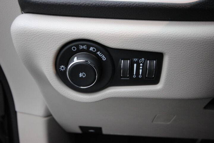 2023 Chrysler Pacifica Plug-In Hybrid Touring L
