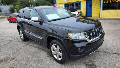 2013 Jeep Grand Cherokee for sale at Friendly Auto Sales in Pasadena TX