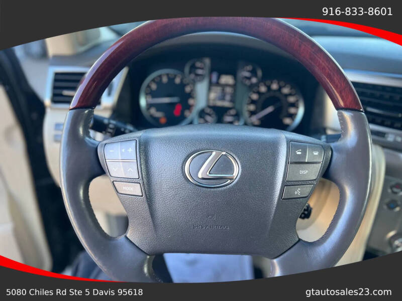 2013 Lexus LX 570