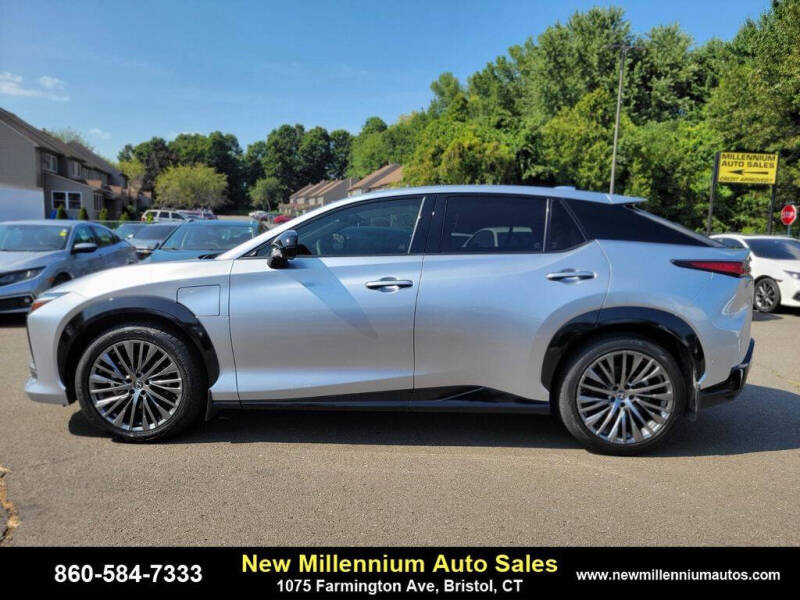 2023 Lexus RZ 450e Luxury