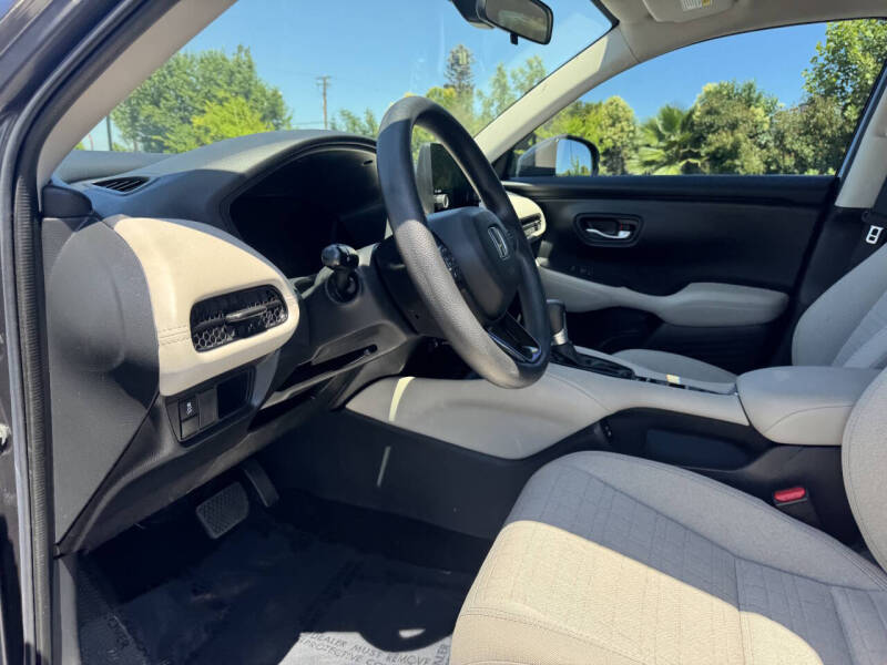 2025 Honda HR-V LX