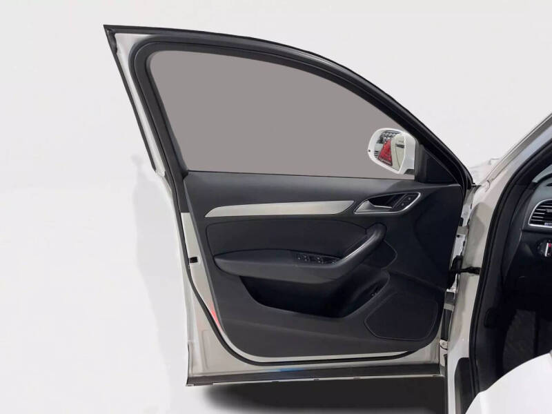 2017 Audi Q3 2.0T quattro Premium Plus