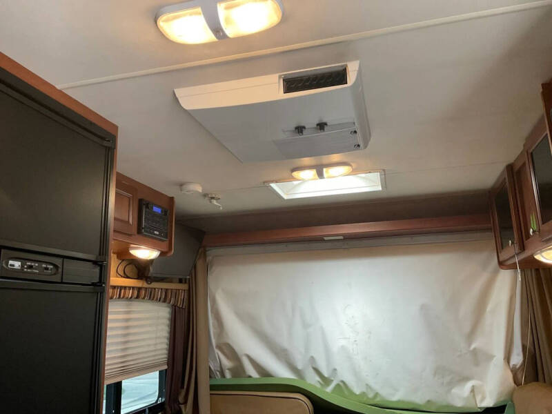 2014 Coleman by Dutchmen Explorer