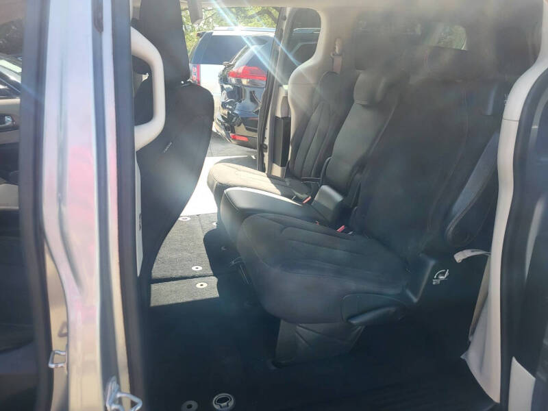 2017 Chrysler Pacifica Touring