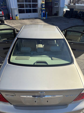 2005 Toyota Camry LE