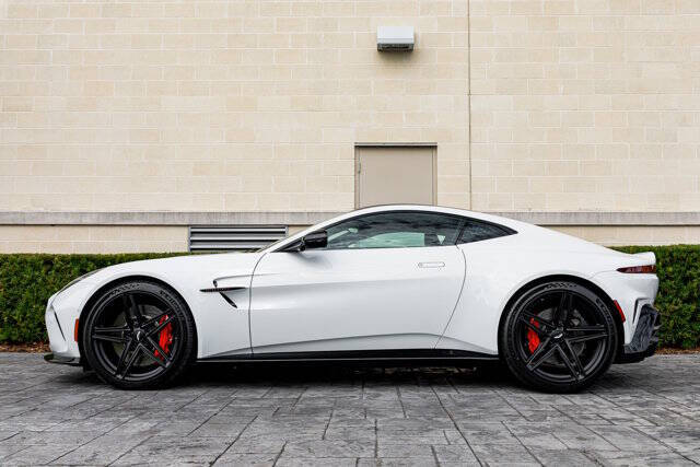 2025 Aston Martin Vantage