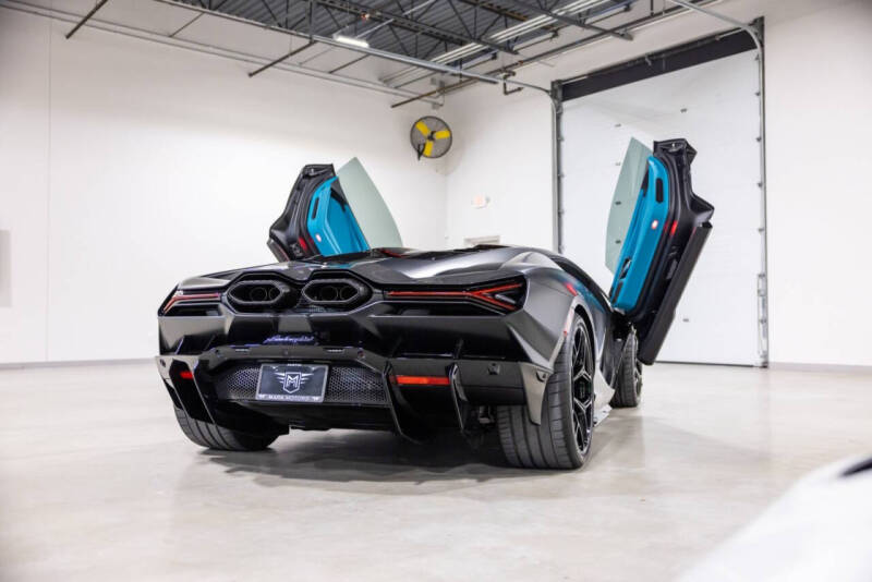 2025 Lamborghini Revuelto