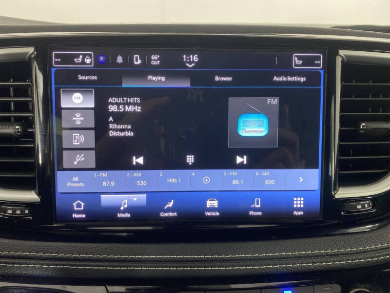 2024 Chrysler Pacifica Touring