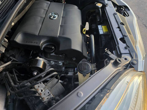 2012 Toyota Sienna LE 8-Passenger