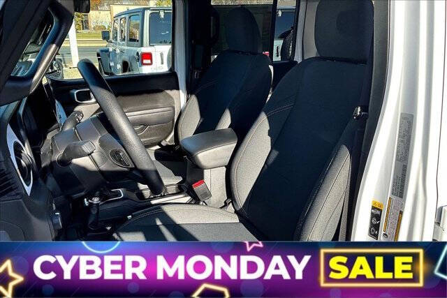 2024 Jeep Gladiator NightHawk