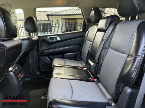 2020 Nissan Pathfinder SV