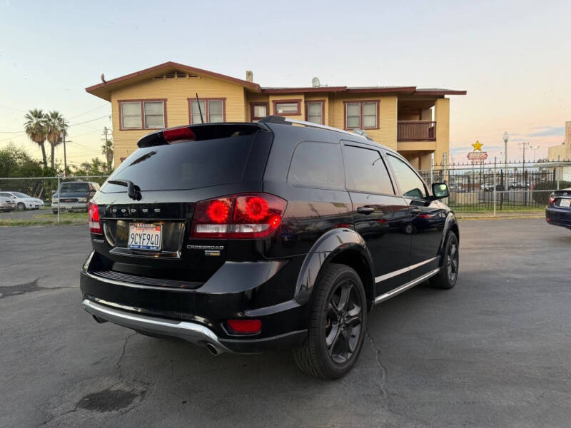 2019 Dodge Journey Crossroad