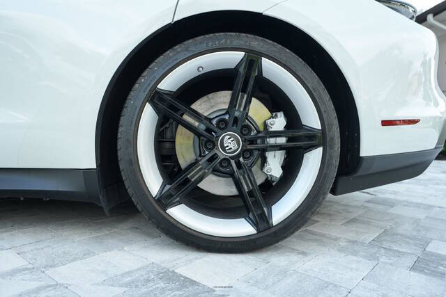 2024 Porsche Taycan