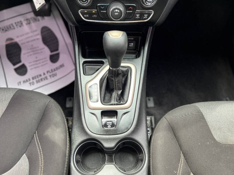 2017 Jeep Cherokee Sport