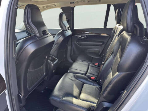 2019 Volvo XC90 T6 Momentum