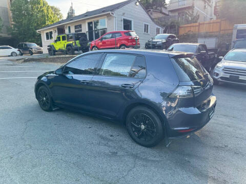 2016 Volkswagen Golf TSI S