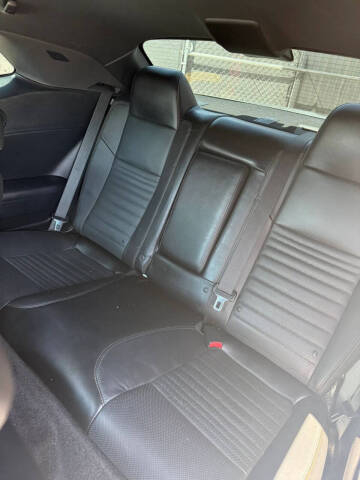 2015 Dodge Challenger R/T Plus Shaker