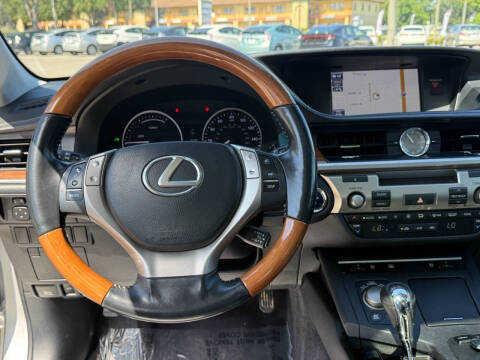 2014 Lexus ES 300h