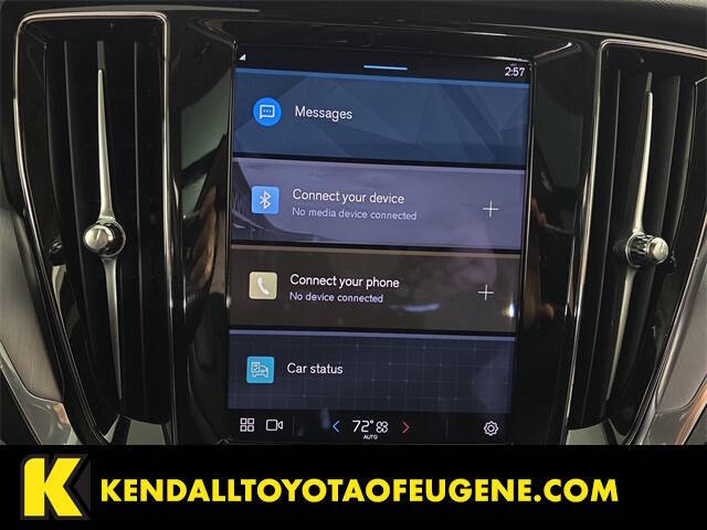 2024 Volvo S60 B5 Core Dark Theme