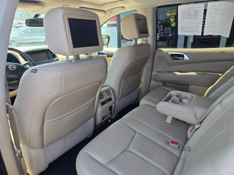 2017 Nissan Pathfinder Platinum