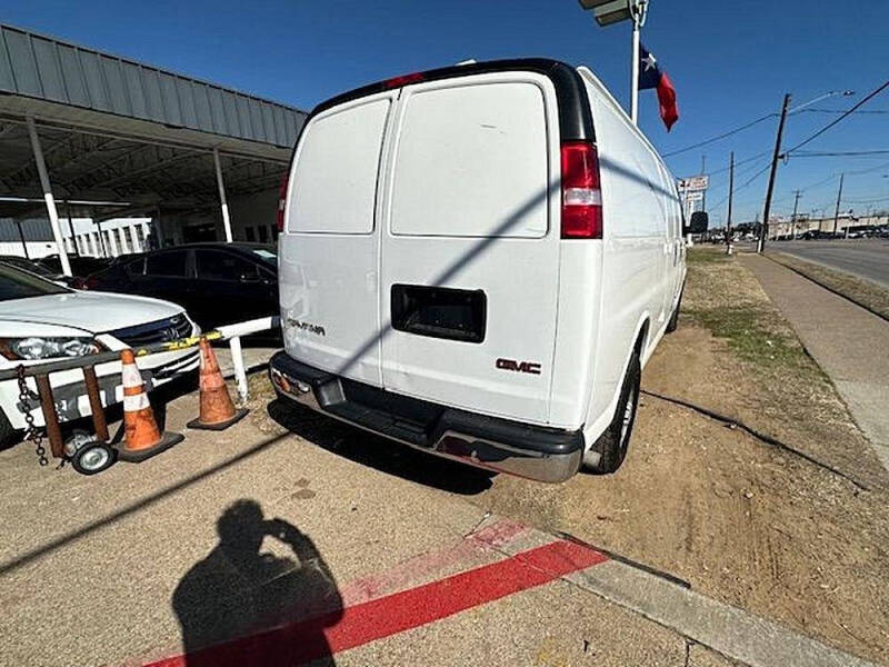 2021 GMC Savana 2500