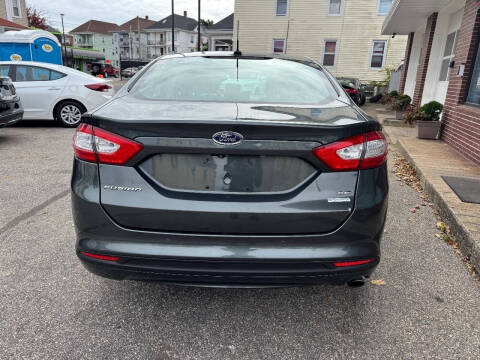 2016 Ford Fusion SE