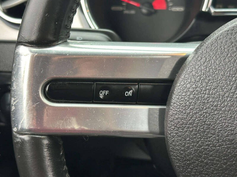 2006 Ford Mustang GT Deluxe