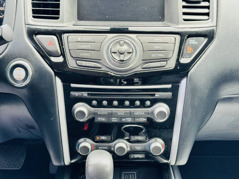 2019 Nissan Pathfinder SL