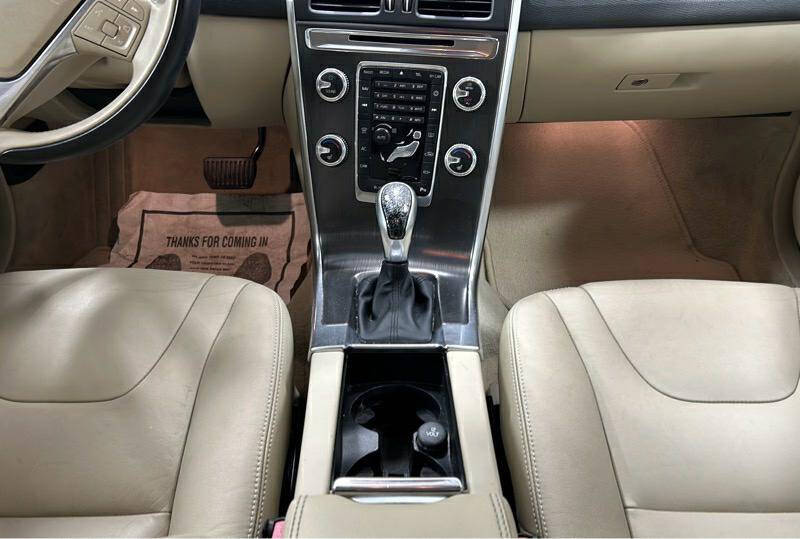 2016 Volvo XC60 T5 Drive-E Premier