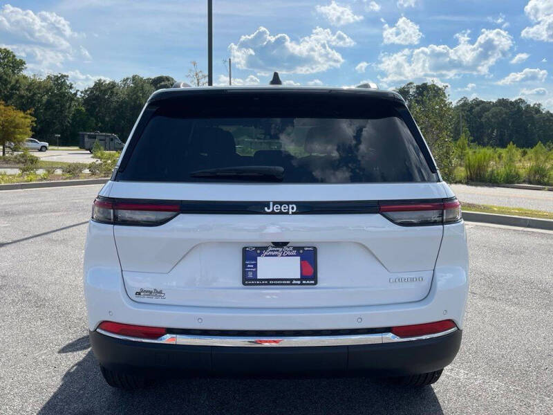2026 Jeep Grand Cherokee Laredo