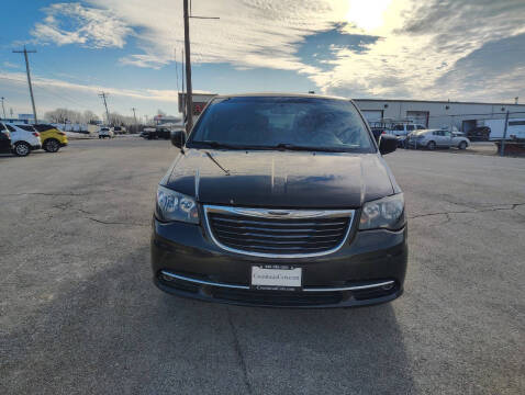 2014 Chrysler Town and Country for sale at CousineauCars.com in Appleton WI