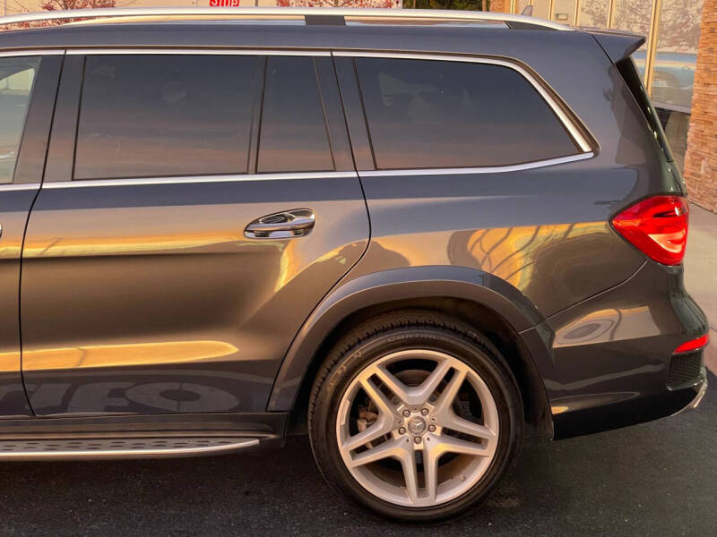 2015 Mercedes-Benz GL-Class GL 550 4MATIC