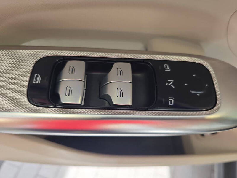 2023 Mercedes-Benz GLC GLC 300