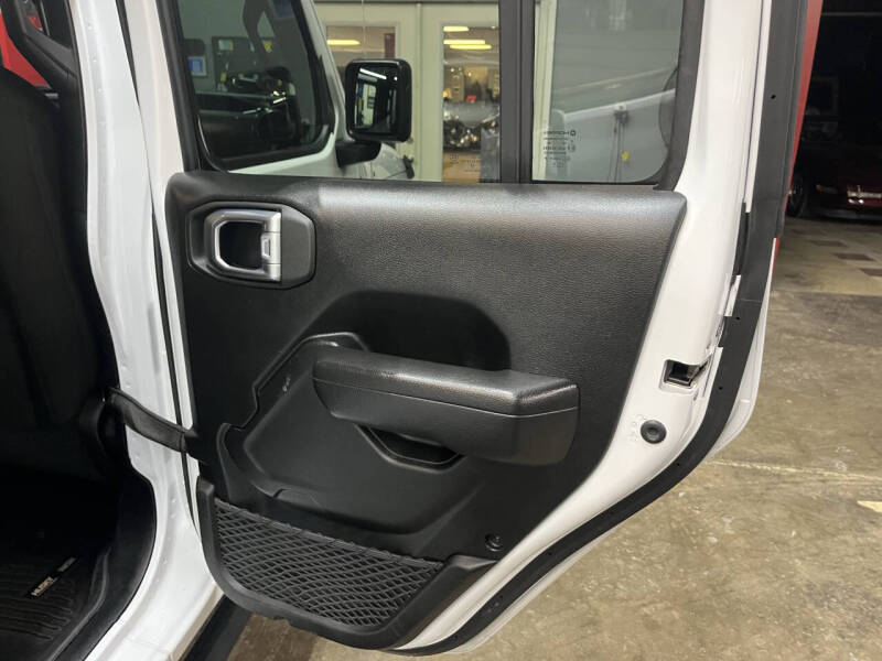 2022 Jeep Gladiator Sport S