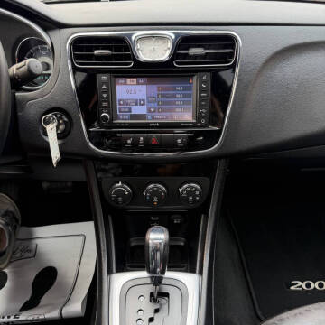 2012 Chrysler 200 Limited