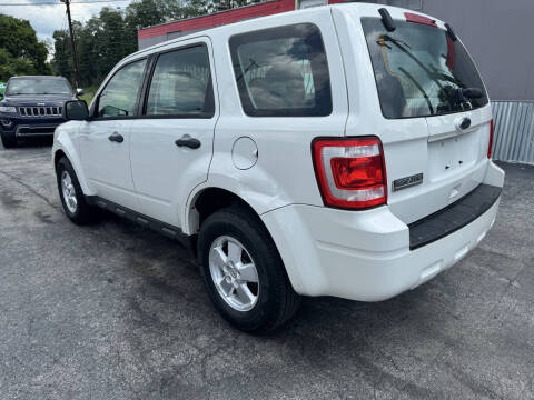 2010 Ford Escape XLS