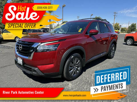 2022 Nissan Pathfinder SV