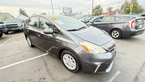 2012 Toyota Prius v Two