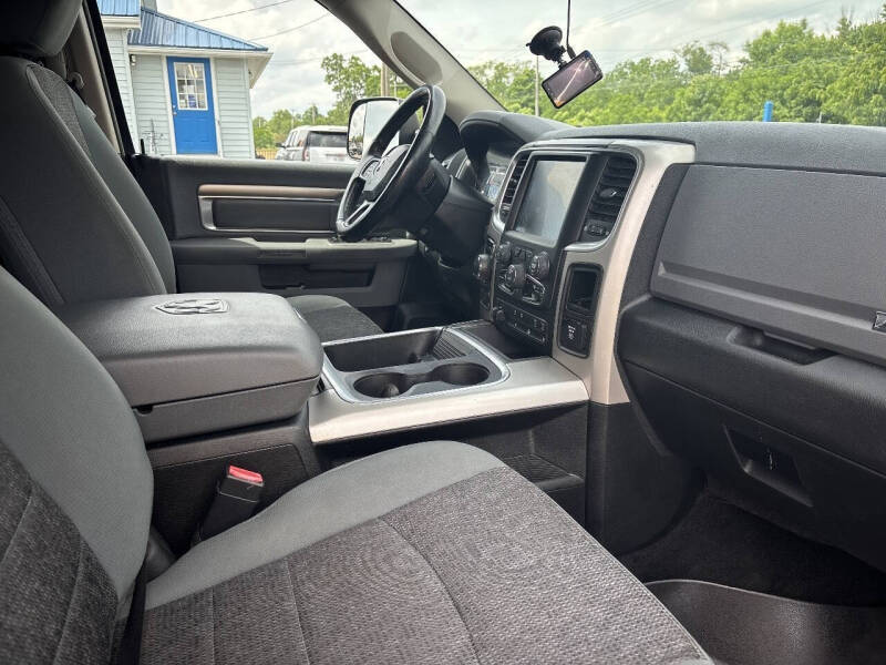 2017 RAM 1500 SLT