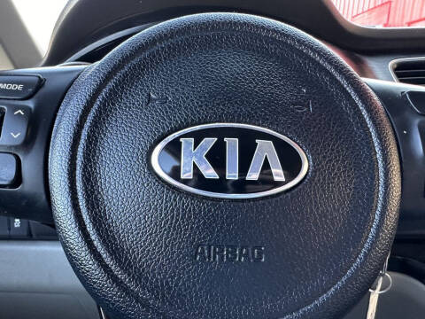 2015 Kia Sedona LX