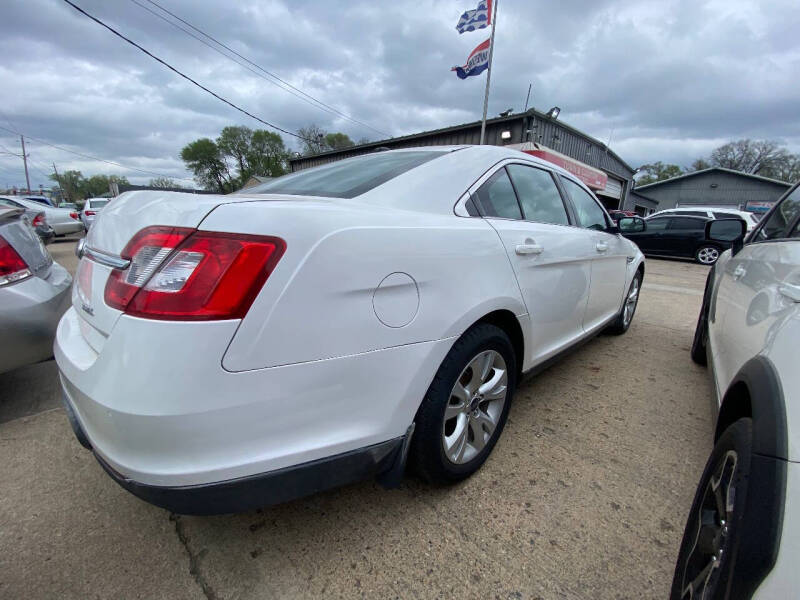 2012 Ford Taurus SE