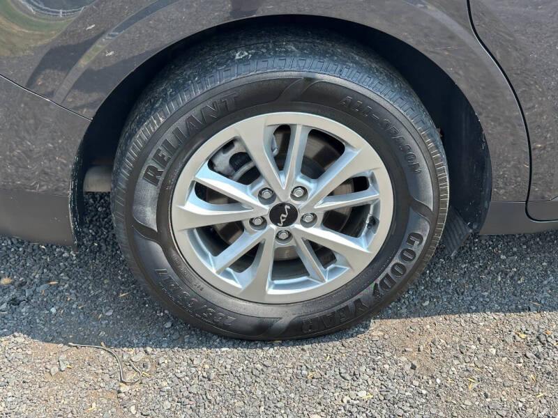 2022 Kia Carnival LX