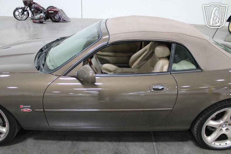 2001 Jaguar XKR