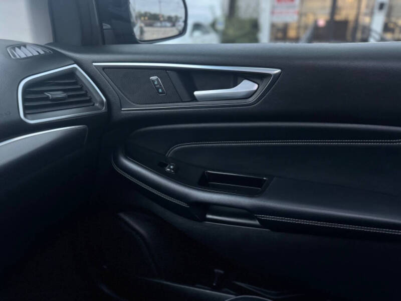 2017 Ford Edge Titanium