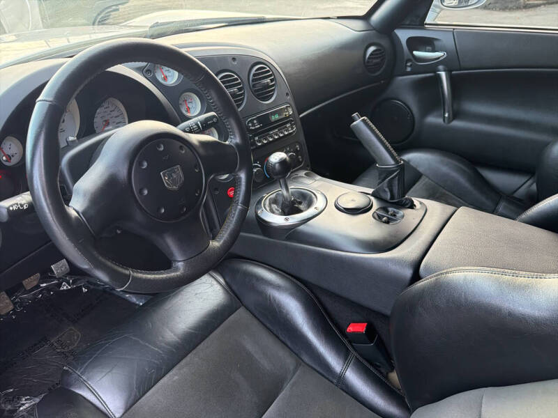 2004 Dodge Viper SRT-10