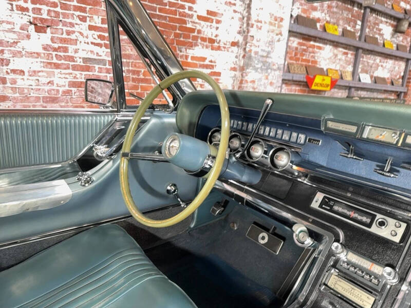 1965 Ford Thunderbird