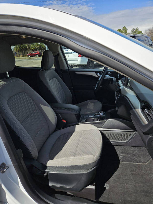 2020 Ford Escape SE