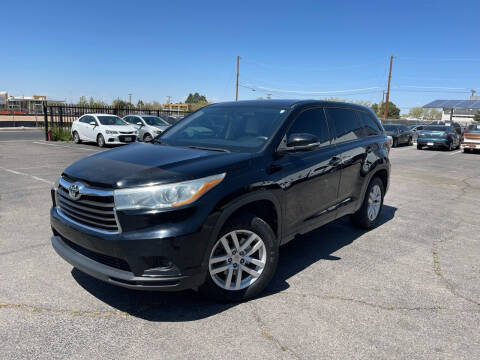 2015 Toyota Highlander for sale at GREAT CHOICE AUTO SALES LLP in Albuquerque NM