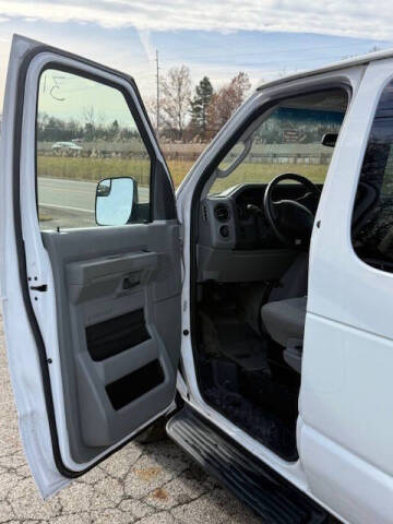 2013 Ford E-Series E-350 SD XLT
