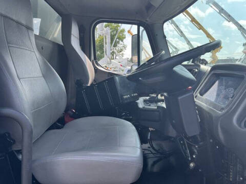 2016 Freightliner M2 106